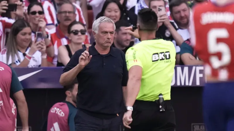 ‘Atleti’ responde a las quejas arbitrales de Mourinho tras la derrota del Real Madrid en el derbi