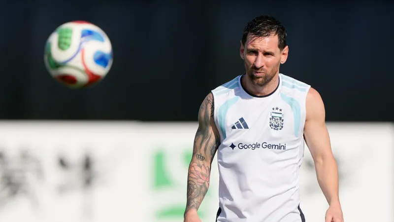 Dos episodios entre Messi y el árbitro del Argentina-Cabo Verde
