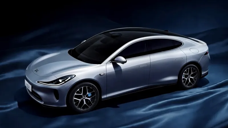 El coche eléctrico chino inspirado en Lady Di: así es el IM Motors L6, entre la tencología y la alta costura del diseñador Jimmy Choo