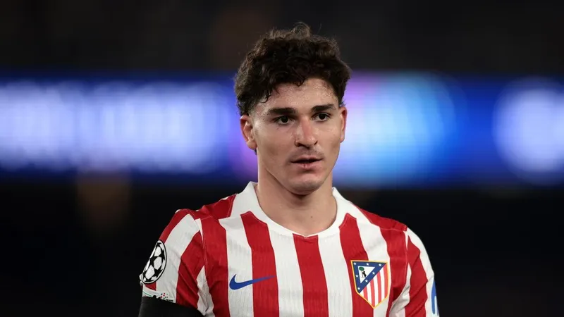 El malestar de Julián Álvarez con el Atlético va en aumento