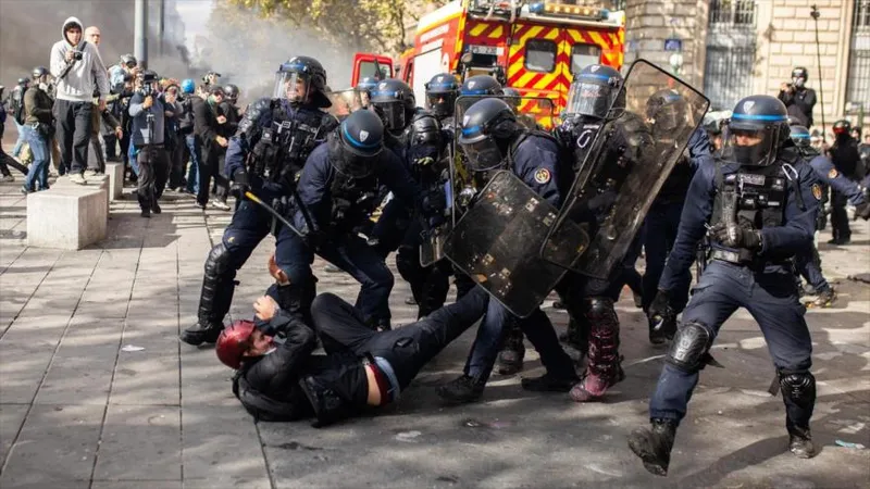 Represión policial de protestas en Francia: 1800 detenidos y un muerto