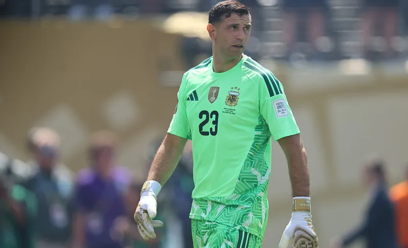 Emiliano 'Dibu' Martínez y Chelsea ya tienen principio de acuerdo
