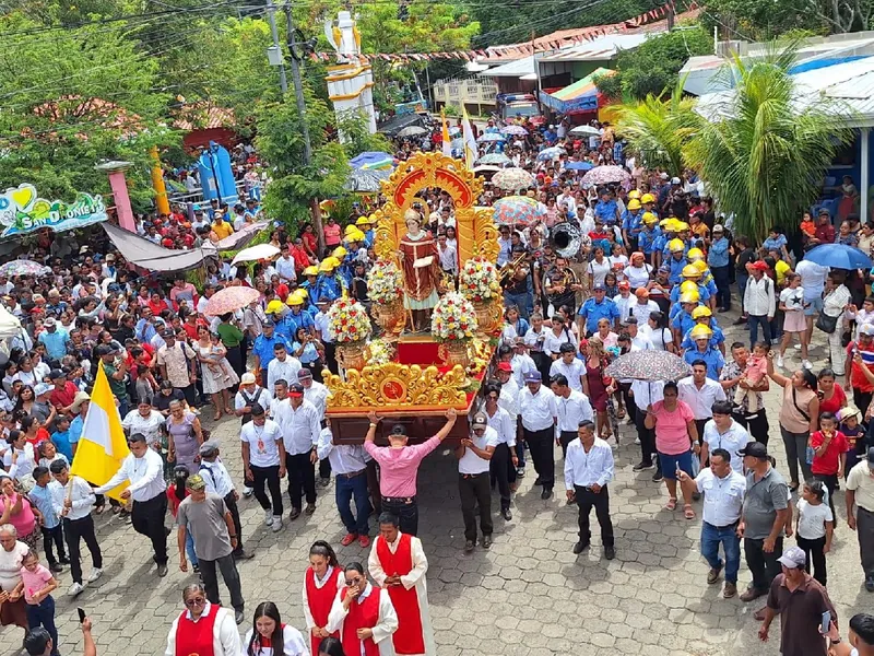 (+Fotos) Procesión en Honor a San Dionisio