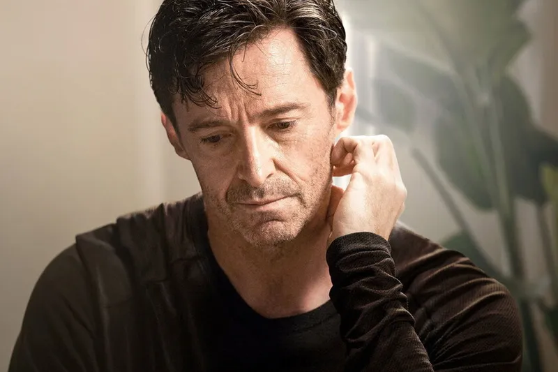 Largas colas en Decathlon para comprar las zapatillas de Hugh Jackman (58 años). Son perfectas para caminar por la ciudad