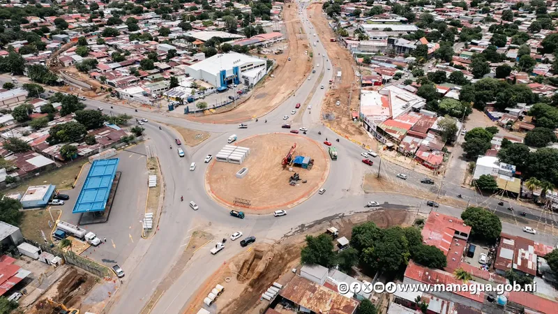 Alcaldía garantiza circulación vial, empleos y protección al medio ambiente en construcción de Pista Héroes de la Insurrección