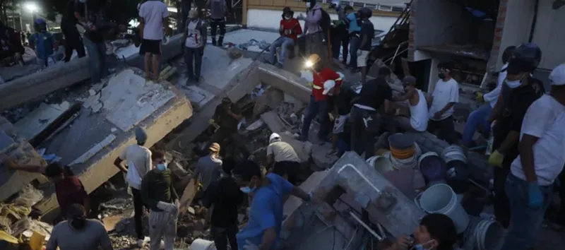 Terremoto de 7,4 deja 132 muertos y graves daños en varias ciudades de Colombia
