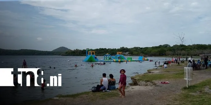 Xiloá se desborda de alegría con familias que disfrutaron el feriado nacional