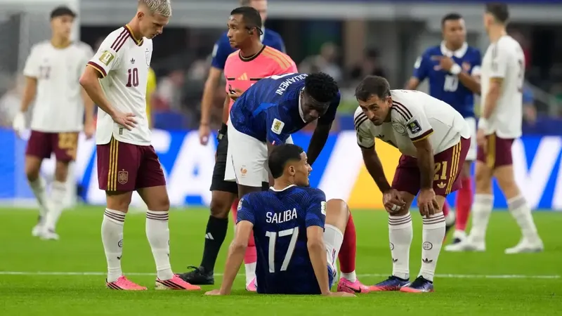 ¡Se rompe el francés Saliba!