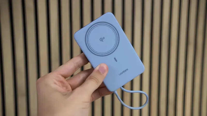 Desde que probamos esta power bank ultracompacta y ligera, dejamos de preocuparnos por la batería del móvil