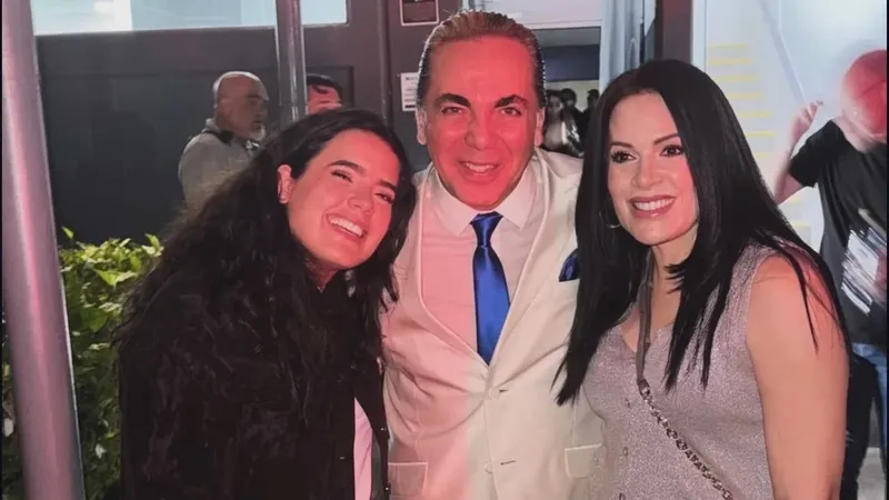 Camila Fernández disfruta del concierto de Cristian Castro junto a su mamá y su hija Cayetana