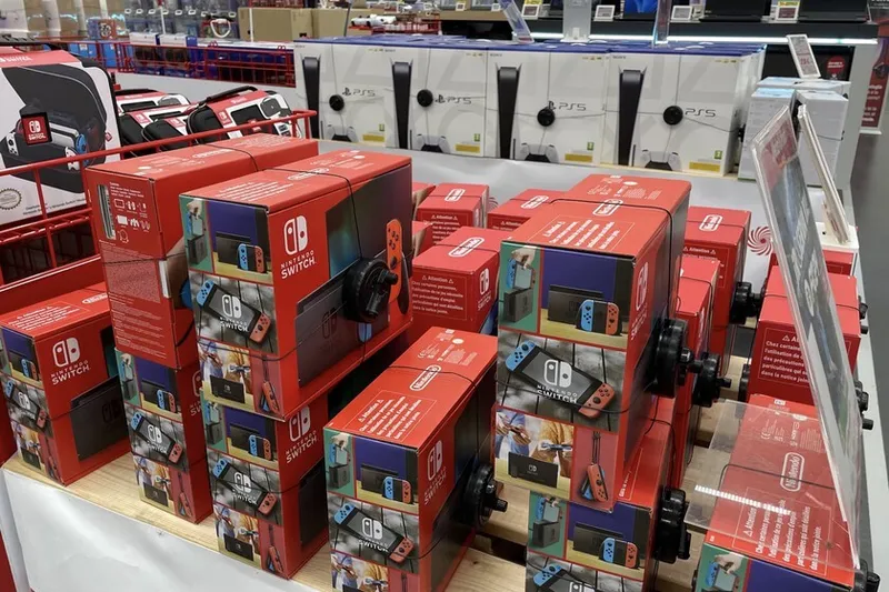 Nintendo Switch a 96 euros, PS5 (con tarjeta de saldo) por apenas 400 euros y más chollos de consolas en el outlet de MediaMarkt