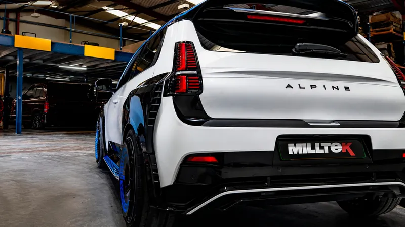 Esta empresa crea un Renault 5 espectacular cambiando el ruido de los escapes por el silencio de la aerodinámica, aprovechando lo mejor de los coches eléctricos