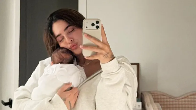 Isabella Ladera comparte detalles de su parto en casa y muestra su figura a dos semanas del nacimiento de Koa