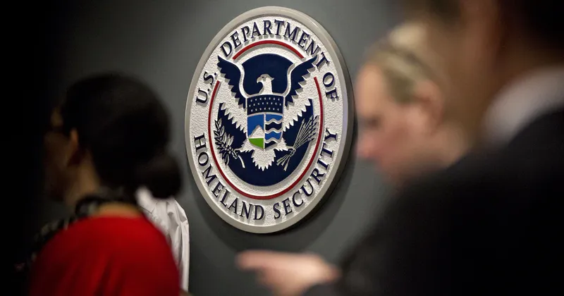 DHS realiza sus primeros vuelos de deportación a México con su propia flota de aviones