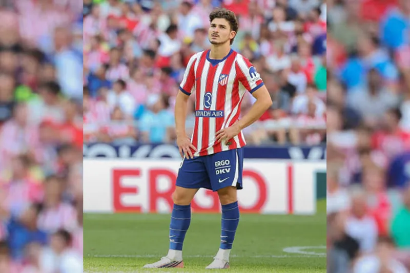 Julián Álvarez enfrenta tensión con la afición del Atlético