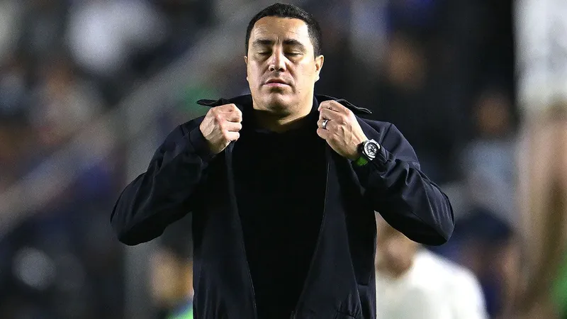 Efraín Juárez insinuó que Cruz Azul está en la final por ayudas arbitrales