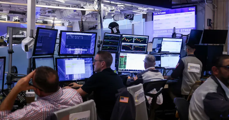 S&P 500 extiende su récord apoyado en el avance de las tecnológicas y la caída del petróleo