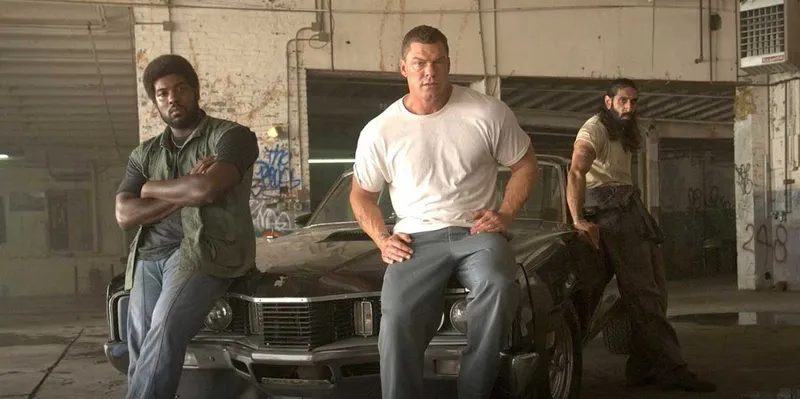 ‘Motor City’ sorprende con un tráiler cargado de acción y estética setentera