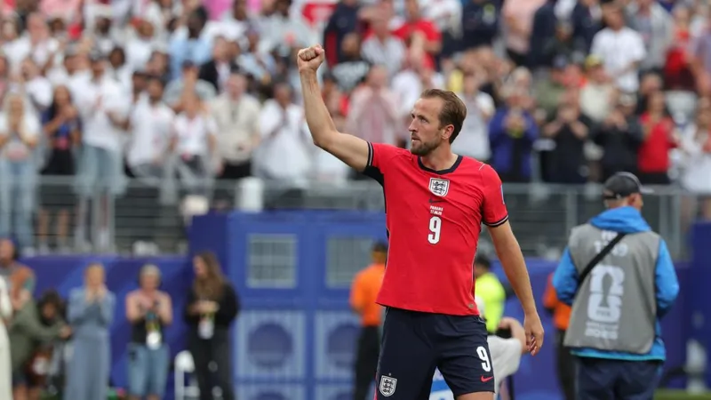 En Inglaterra vinculan a Kane con el Barça y reavivan el interés por Isak