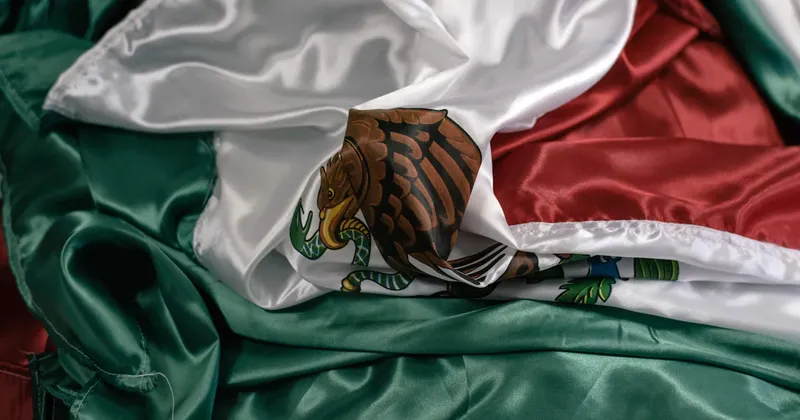 México queda en el último escalón de grado de inversión con Moody’s y Fitch