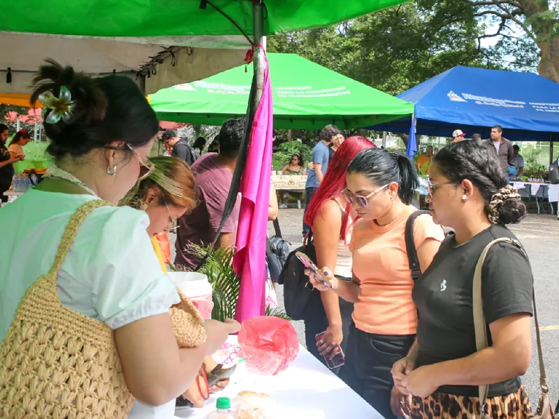 Emprendedores protagonizan Feria “Raíces de Maíz”