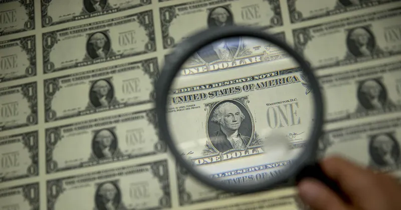 Menos dólar, más IA y emergentes: así están invirtiendo las grandes fortunas, según UBS