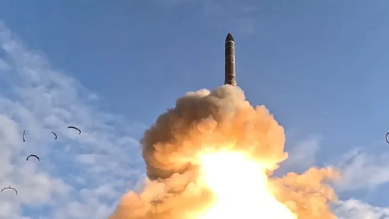 VIDEO: Rusia lanza prueba de misil balístico intercontinental