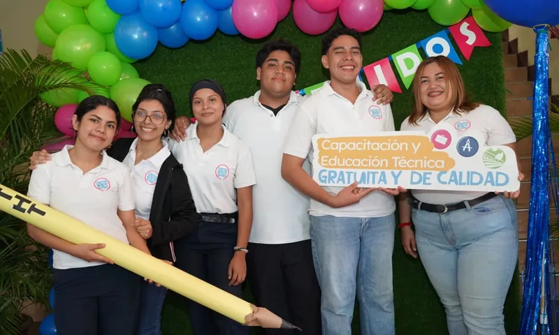 Más de 570 alumnos del tecnológico Amanda Aguilar retoman sus clases