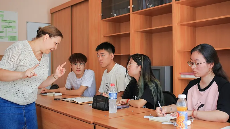 El ministro de Ciencia y Educación Superior de Rusia cree que la cooperación educativa con China es muy positiva