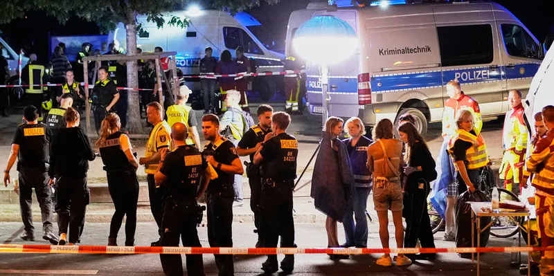 Alemania eleva alerta terrorista tras ataque contra participantes del desfile LGBT+