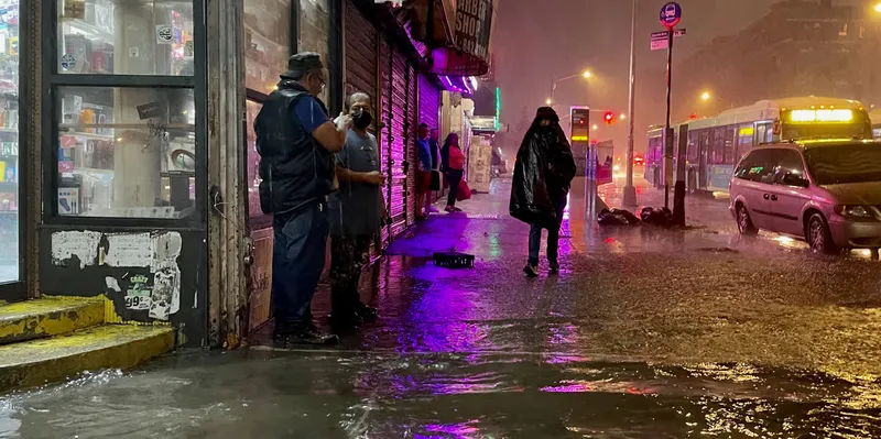 Nueva York activa prevención ante una temporada de huracanes peligrosa