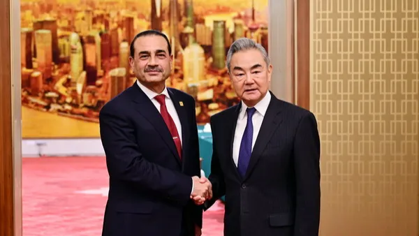 Canciller chino asegura que la amistad entre China y Pakistán es sólida como una roca