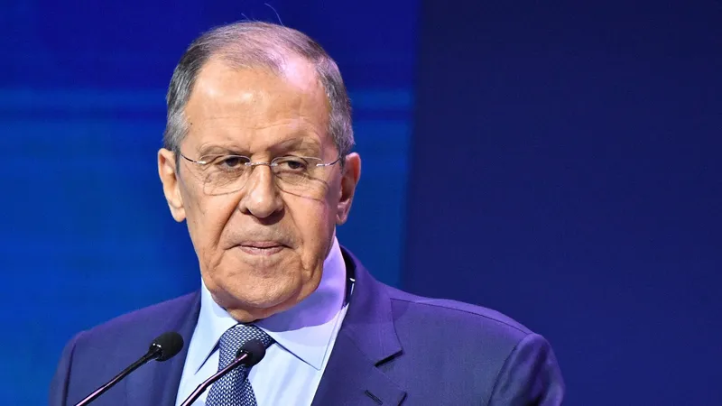 Lavrov: Occidente cultivó cuidadosamente a nazis, rusófobos y antisemitas indignantes en Ucrania