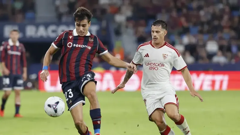 3-3: El Sevilla tira un triunfo en un descuento loco ante el Levante