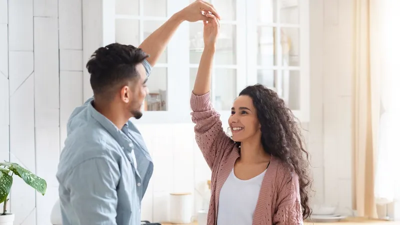 Estudio revela que bailar salsa puede reducir los síntomas de este trastorno mental