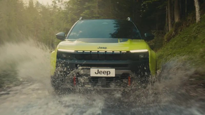 Jeep lanza un nuevo Avenger tras vender 290.000 unidades en 3 años: nuevo aspecto y más equipamiento por 23.663 €