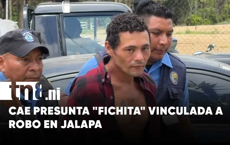 Presunta «fichita» termina tras las rejas por robo a comercio en Jalapa