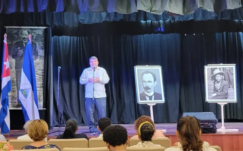 “Raíces de Dignidad y Soberanía”