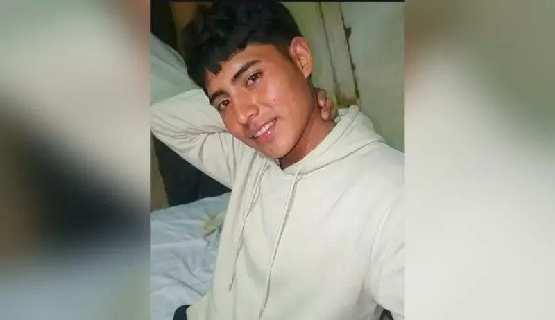 Muchacho se mata al derrapar en moto y estrellarse contra árbol en Pantasma