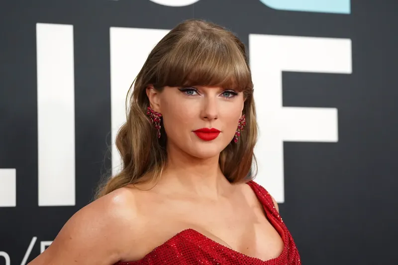 Taylor Swift rompe récords en plataformas de audio con su canción “I Knew It, I Knew You”