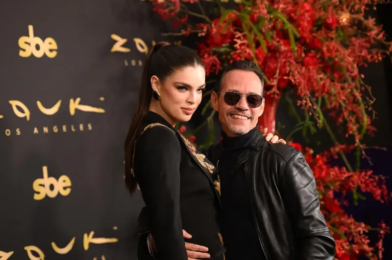 Marc Anthony y Nadia Ferreira reciben a su segundo bebé: ‘Estamos en las nubes’