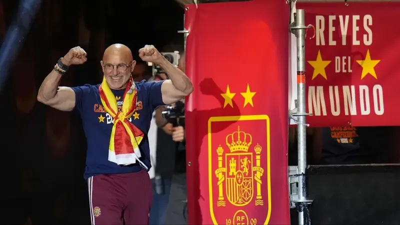 La RFEF está rematando el acuerdo de renovación de Luis de la Fuente