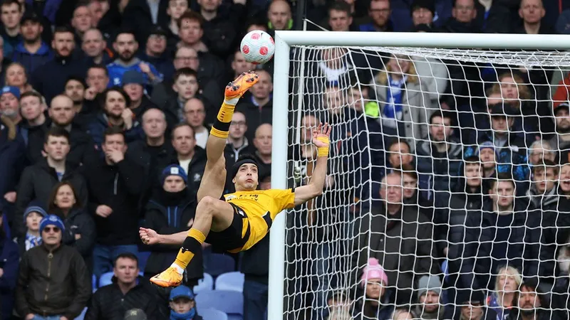 Raúl Jiménez tiene de cliente a Jordan Pickford; así lo ha 'vacunado' en la Premier League
