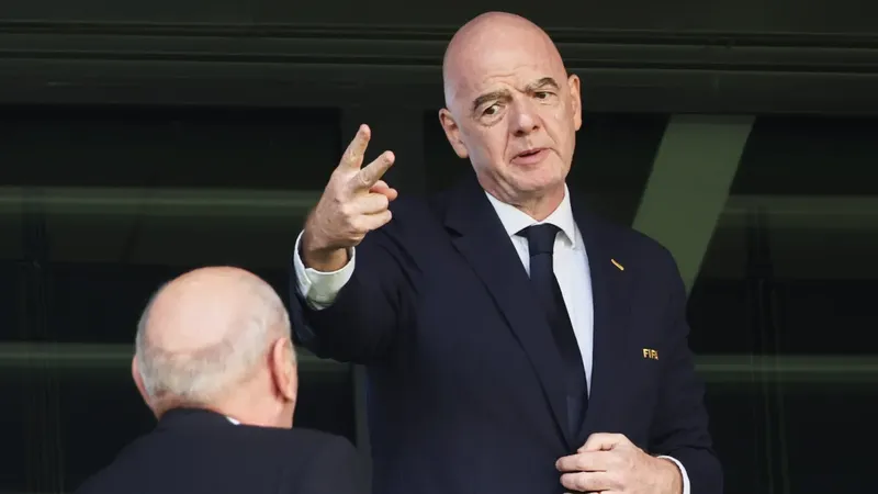 El millonario golpe de la UEFA y la Concacaf para quitarle el control del dinero a Gianni Infantino