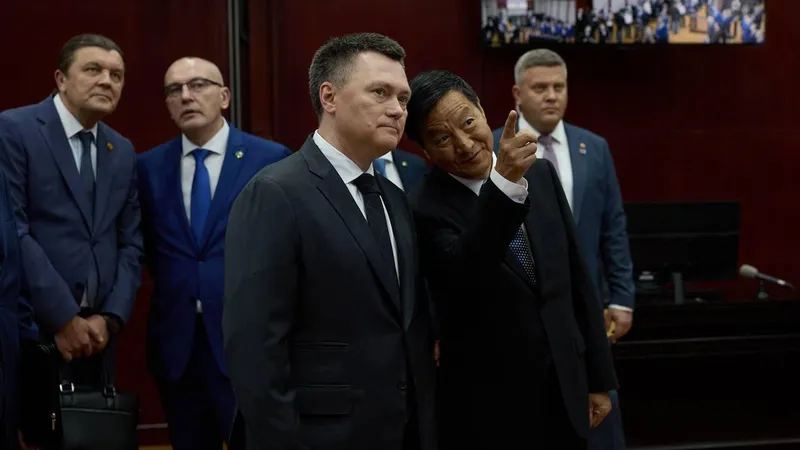 El presidente del Tribunal Supremo de Rusia evalua el nivel de digitalización de los órganos judiciales de China
