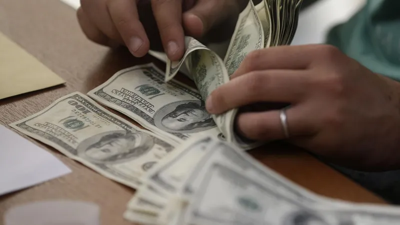 ¿Qué factores impulsaron realmente la reducción del déficit en el presupuesto de Ecuador?