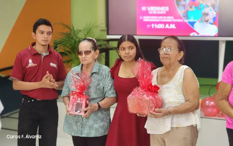 Juventud Sandinista celebra a las madres de Managua