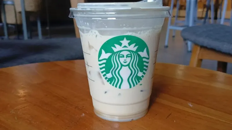 Starbucks abandona una herramienta de inventario de IA que no sabía contar