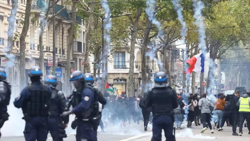 Francia vive otra ola de protestas con un fuerte despliegue policial y arrestos masivos