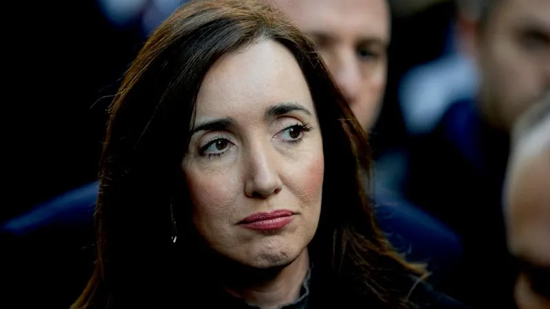 "Está todo roto": el ministro coordinador de Milei pide la renuncia de la vicepresidenta de Argentina